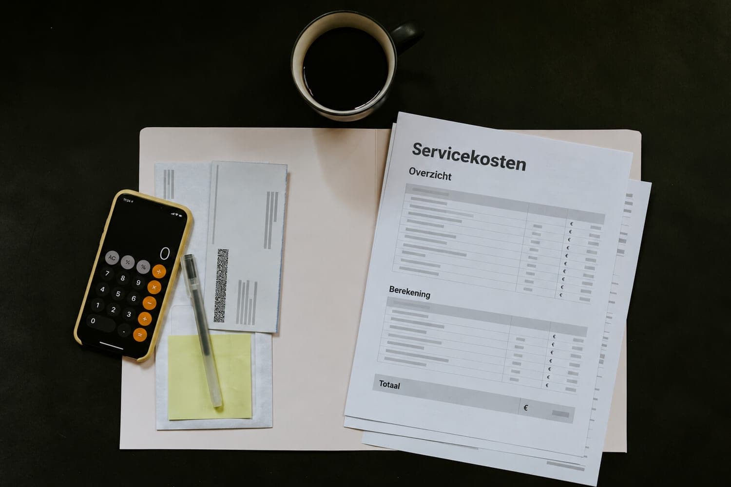 Een overzicht servicekosten met een kolom bedragen in euro's en onderaan een regel Totaal.